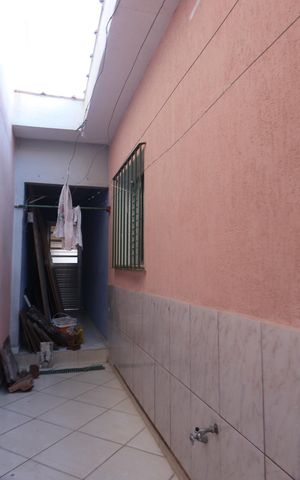 Casa para alugar com 120m², 3 quartos e 2 vagasCorredor 