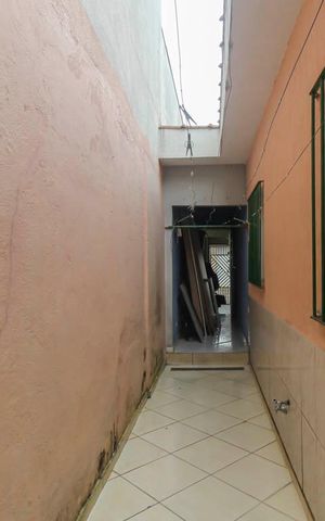 Casa à venda com 120m², 3 quartos e 2 vagas Casa à venda com 120m², 3 quartos e 2 vagasCorredor
