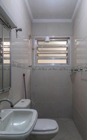 Casa à venda com 120m², 3 quartos e 2 vagas Casa à venda com 120m², 3 quartos e 2 vagasBanheiro