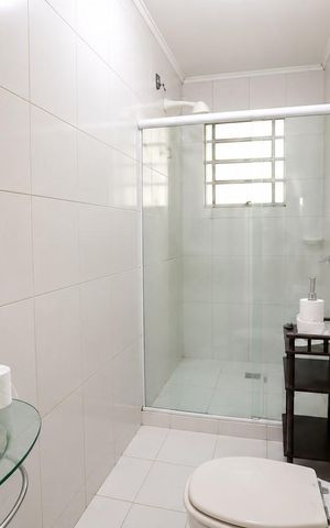 Casa para alugar com 520m², 4 quartos e 5 vagas Casa para alugar com 520m², 4 quartos e 5 vagasBanheiro 3