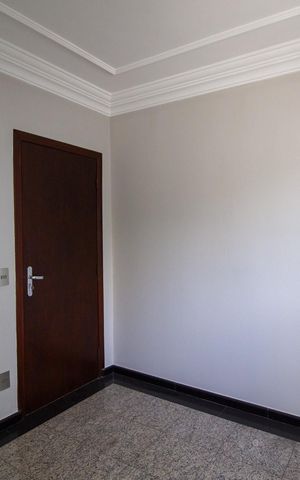 Apartamento para alugar com 226m², 4 quartos e 3 vagas Apartamento para alugar com 226m², 4 quartos e 3 vagasEscritorio