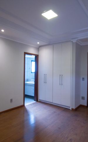 Apartamento para alugar com 226m², 4 quartos e 3 vagas Apartamento para alugar com 226m², 4 quartos e 3 vagasSuite 2
