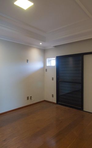 Apartamento para alugar com 226m², 4 quartos e 3 vagas Apartamento para alugar com 226m², 4 quartos e 3 vagasSuite 2
