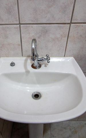 Apartamento para alugar com 226m², 4 quartos e 3 vagas Apartamento para alugar com 226m², 4 quartos e 3 vagasBanheiro de serviço