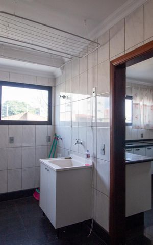 Apartamento para alugar com 226m², 4 quartos e 3 vagas Apartamento para alugar com 226m², 4 quartos e 3 vagasÁrea de Serviço