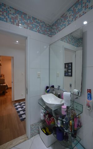 Casa à venda com 154m², 3 quartos e 2 vagasBanheiro Social