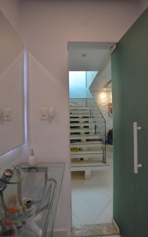 Casa à venda com 154m², 3 quartos e 2 vagasLavabo