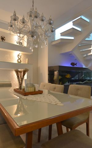 Casa à venda com 154m², 3 quartos e 2 vagasSala
