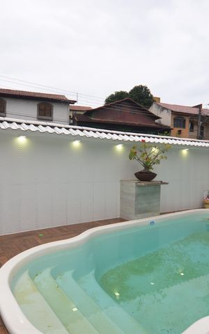 Casa à venda com 154m², 3 quartos e 2 vagasPiscina