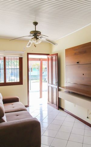 Casa à venda com 85m², 3 quartos e 2 vagas Casa à venda com 85m², 3 quartos e 2 vagasSala