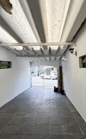 Casa à venda com 114m², 2 quartos e 2 vagas Casa à venda com 114m², 2 quartos e 2 vagasVista - Sala