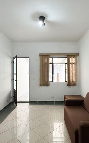 Casa à venda com 114m², 2 quartos e 2 vagas Casa à venda com 114m², 2 quartos e 2 vagasSala