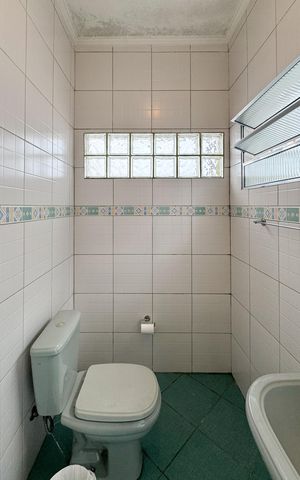 Casa à venda com 114m², 2 quartos e 2 vagas Casa à venda com 114m², 2 quartos e 2 vagasBanheiro de serviço