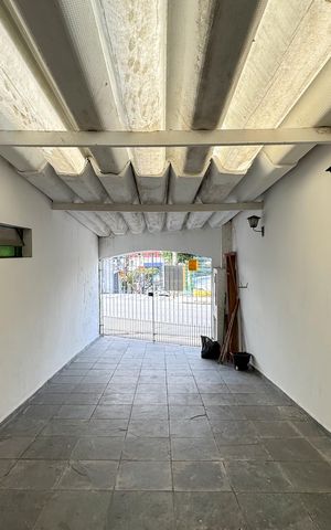 Casa à venda com 114m², 2 quartos e 2 vagas Casa à venda com 114m², 2 quartos e 2 vagasGaragem