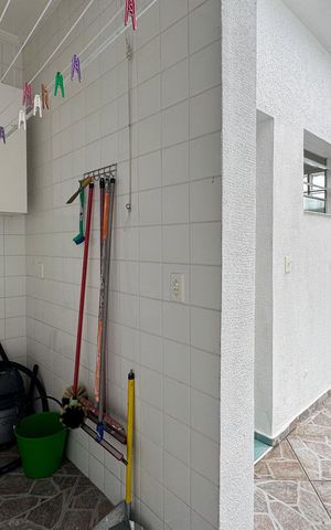 Casa à venda com 114m², 2 quartos e 2 vagas Casa à venda com 114m², 2 quartos e 2 vagasÁrea de Serviço