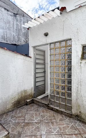 Casa à venda com 114m², 2 quartos e 2 vagas Casa à venda com 114m², 2 quartos e 2 vagasQuintal