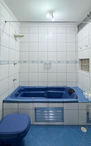 Casa à venda com 114m², 2 quartos e 2 vagas Casa à venda com 114m², 2 quartos e 2 vagasBanheiro - Suíte