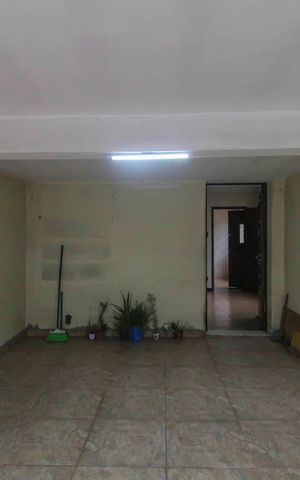 Casa à venda com 220m², 4 quartos e 1 vaga Casa à venda com 220m², 4 quartos e 1 vagaGaragem