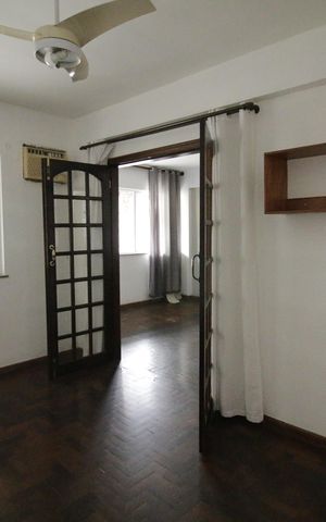 Casa de condomínio à venda com 291m², 4 quartos e 2 vagasSala