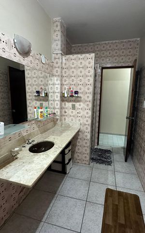 Apartamento para alugar com 138m², 3 quartos e 1 vaga Apartamento para alugar com 138m², 3 quartos e 1 vagaBanheiro 1