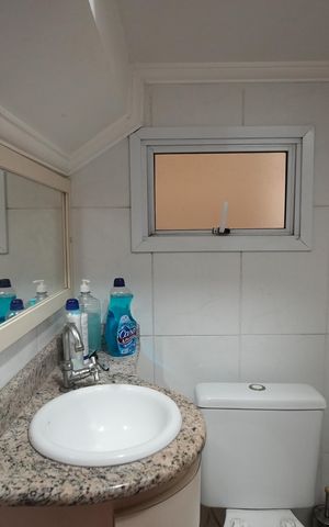Casa para alugar com 165m², 2 quartos e 2 vagasBanheiro Social