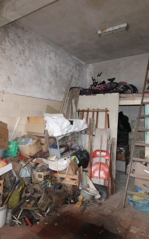 Casa à venda com 2m², 2 quartos e 2 vagasGaragem