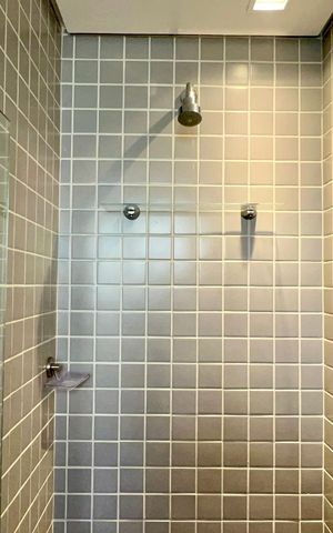 Studio para alugar com 33m², 1 quarto e 1 vaga Studio para alugar com 33m², 1 quarto e 1 vagaBanheiro da Suíte