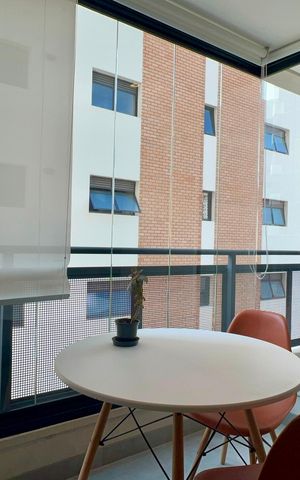 Studio para alugar com 33m², 1 quarto e 1 vaga Studio para alugar com 33m², 1 quarto e 1 vagaVaranda