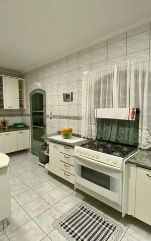 Casa à venda com 295m², 5 quartos e 4 vagas Casa à venda com 295m², 5 quartos e 4 vagasCozinha - casa 1