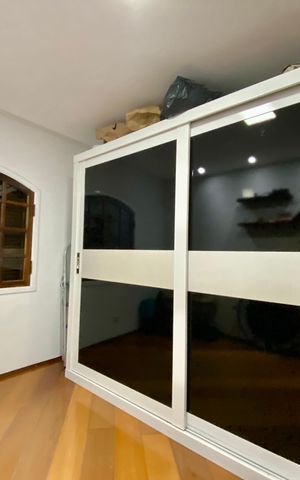 Casa à venda com 295m², 5 quartos e 4 vagas Casa à venda com 295m², 5 quartos e 4 vagasQuarto 1 - casa 1