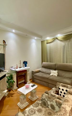 Casa à venda com 295m², 5 quartos e 4 vagas Casa à venda com 295m², 5 quartos e 4 vagasSala - Casa 1
