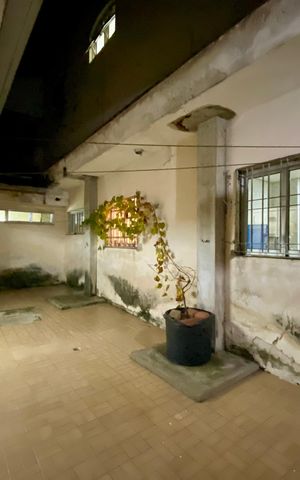 Casa à venda com 295m², 5 quartos e 4 vagas Casa à venda com 295m², 5 quartos e 4 vagasQuintal - casa 2