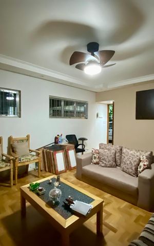Casa à venda com 295m², 5 quartos e 4 vagas Casa à venda com 295m², 5 quartos e 4 vagasSala - Casa 2