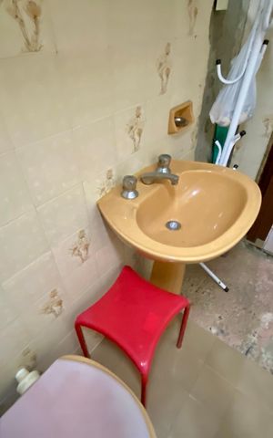 Casa à venda com 295m², 5 quartos e 4 vagas Casa à venda com 295m², 5 quartos e 4 vagasBanheiro 2- casa 2