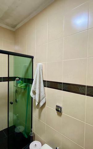 Casa à venda com 295m², 5 quartos e 4 vagas Casa à venda com 295m², 5 quartos e 4 vagasBanheiro 2 - Casa 1