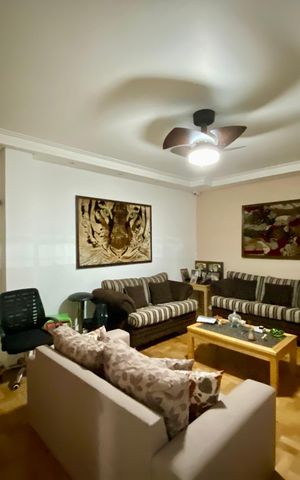 Casa à venda com 295m², 5 quartos e 4 vagas Casa à venda com 295m², 5 quartos e 4 vagasSala - Casa 2