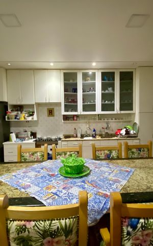 Casa à venda com 295m², 5 quartos e 4 vagas Casa à venda com 295m², 5 quartos e 4 vagasCozinha - Casa 2