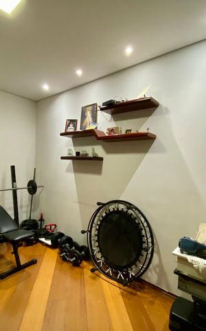 Casa à venda com 295m², 5 quartos e 4 vagas Casa à venda com 295m², 5 quartos e 4 vagasQuarto 1 - casa 1