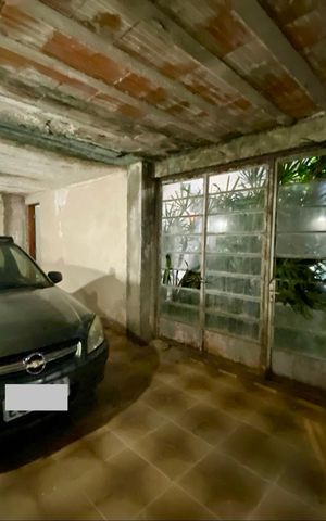 Casa à venda com 295m², 5 quartos e 4 vagas Casa à venda com 295m², 5 quartos e 4 vagasGaragem - Casa 1