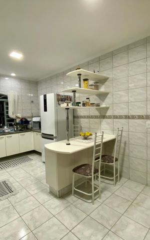 Casa à venda com 295m², 5 quartos e 4 vagas Casa à venda com 295m², 5 quartos e 4 vagasCozinha - casa 1