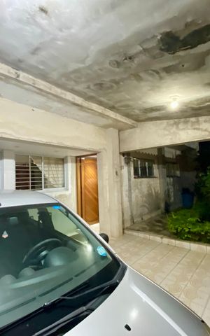 Casa à venda com 295m², 5 quartos e 4 vagas Casa à venda com 295m², 5 quartos e 4 vagasGaragem - Casa 2