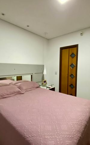 Casa à venda com 295m², 5 quartos e 4 vagas Casa à venda com 295m², 5 quartos e 4 vagasQuarto 3 - casa 1