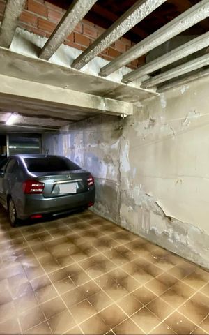 Casa à venda com 295m², 5 quartos e 4 vagas Casa à venda com 295m², 5 quartos e 4 vagasGaragem - Casa 1