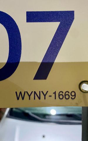 Casa à venda com 295m², 5 quartos e 4 vagas Casa à venda com 295m², 5 quartos e 4 vagasCodigo da placa WYNY-1669