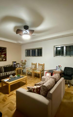 Casa à venda com 295m², 5 quartos e 4 vagas Casa à venda com 295m², 5 quartos e 4 vagasSala - Casa 2