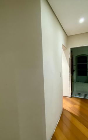 Casa à venda com 295m², 5 quartos e 4 vagas Casa à venda com 295m², 5 quartos e 4 vagasCorredor - casa 1