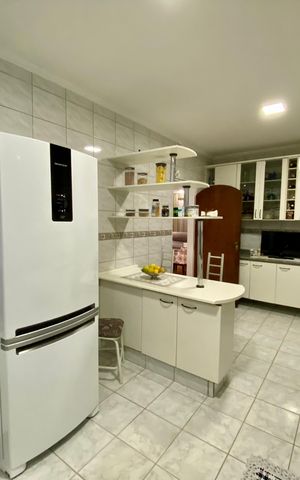 Casa à venda com 295m², 5 quartos e 4 vagas Casa à venda com 295m², 5 quartos e 4 vagasCozinha - casa 1
