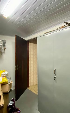 Casa à venda com 295m², 5 quartos e 4 vagas Casa à venda com 295m², 5 quartos e 4 vagasDepósito