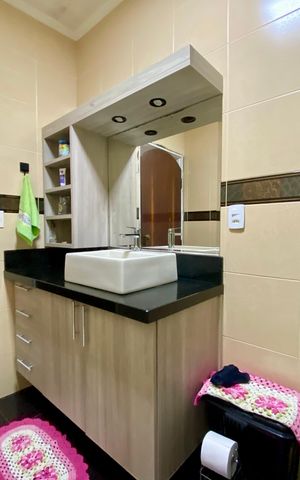 Casa à venda com 295m², 5 quartos e 4 vagas Casa à venda com 295m², 5 quartos e 4 vagasBanheiro 2 - Casa 1
