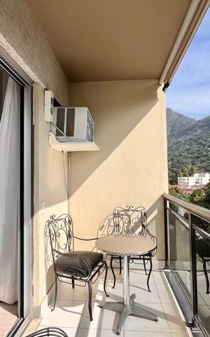 Apartamento à venda com 94m², 2 quartos e 1 vaga Apartamento à venda com 94m², 2 quartos e 1 vagaVista da sala
